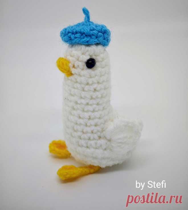 PDF Чайка крючком. FREE crochet pattern; Аmigurumi bird patterns. Амигуруми схемы и описания на русском. Вязаные игрушки и поделки своими руками #amimore - птица, птенец, птенчик, маленькая птичка в берете.