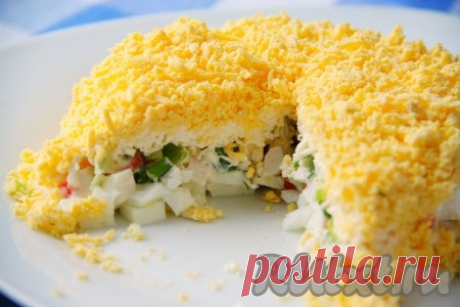 Рецепт салата "Мимоза" с крабовыми палочками - рецепт с фото В моей семье многие любят классический салат "Мимоза". К сожалению, такое сочетание продуктов мне не совсем по вкусу, поэтому я хотела найти рецепт, который понравится и мне. Попробовав в одном кафе нежнейший салат "Мимоза" с крабовыми палочками, мне он очень понравился и пришелся по вкусу, ...