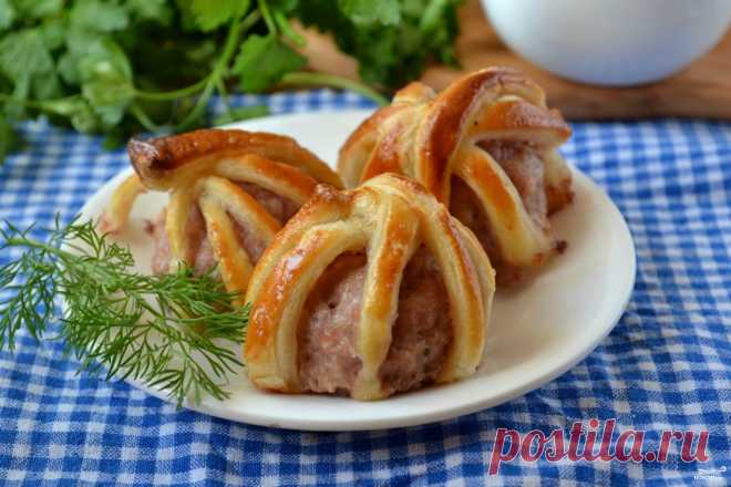 Закуска из фарша 

источник Лучшие рецепты Повара
 

 







Закуска из фаршаПриготовление закуски из фарша в виде клубочков ниток не сложнее приготовления обычных котлет. Фарш готовится точно так же, единственное, ш…