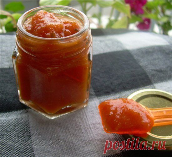Домашний кетчуп с яблоками и травами.