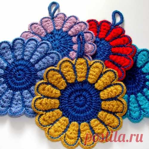 Вязаные прихватки-маленький праздник на кухне