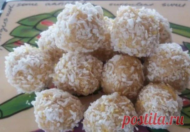 ​Конфеты из творога Конфеты из творога, нежное лакомство, которое готовится очень просто. Вам понравится сочетание творожной массы с кокосом и ароматными лимонными нотками.Ингредиенты:Кешью дробленый - 150 ГраммКокосовая стружка - 100 Грамм (+ для обваливания)Творог - 100 ГраммЛимон -...