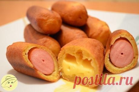 Корн-доги
30 мин (ваши 30 мин)
Готовим корн-доги дома. Это популярный американский фастфуд, который с легкостью можно приготовить в домашних условиях.