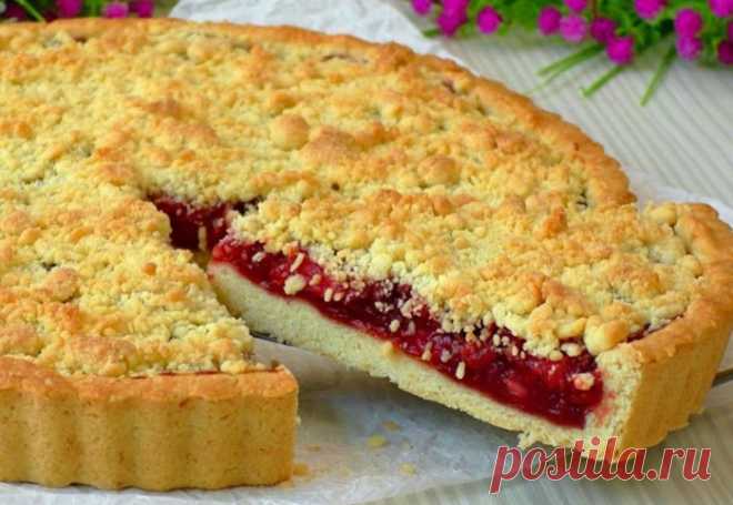 Просто, красиво и вкусно. Клубничный пирог, который тает во рту