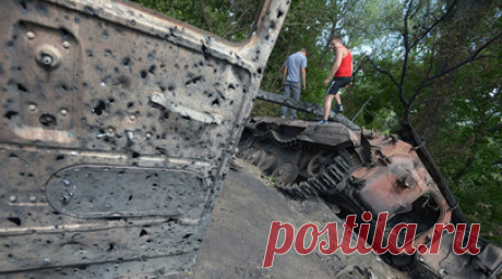 «Сквозное осколочное и перелом»: семилетний Артём Бирюков из Донбасса получил тяжёлое ранение руки во время обстрела ВСУ. 29 июля 2014 года посёлок городского типа Нагольно-Тарасовка, что в Луганской Народной Республике, подвергся обстрелу со стороны украинских военнослужащих. Среди пострадавших мирных жителей оказались дети. Об одном из них — семилетнем Артёме Бирюкове — RT рассказала уполномоченный по правам ребёнка в ЛНР Инна Швенк. Читать далее