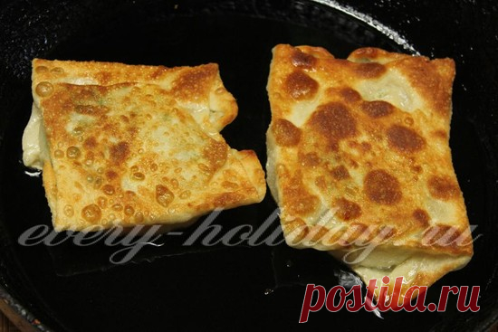 Плацинды с брынзой и зеленью