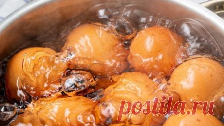 Зря выливали воду после варки яиц – один секрет многих удивит