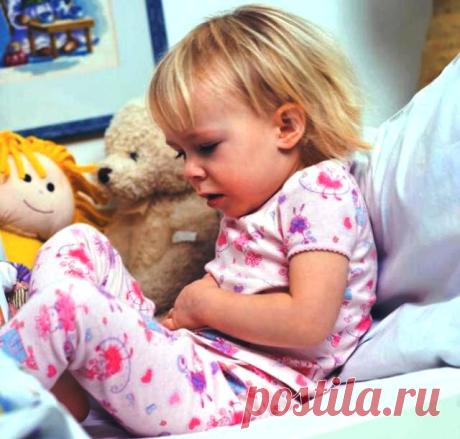 Почему болит левый бок внизу живота у ребёнка?
Боль в нижней части живота слева — симптом, который свидетельствует о том, что в детском организме не все в порядке. Родители должны осторожно осмотреть ребенка и обратить внимание на другие симптомы, о которых он сигнализирует. Не стоит впадать в панику и придумывать опасные диагнозы, поскольку если у ребенка болит левый бок внизу живота, проблема может быть устранима в кратчайшие сроки без применения медикаментов и серьезного врачебного ...