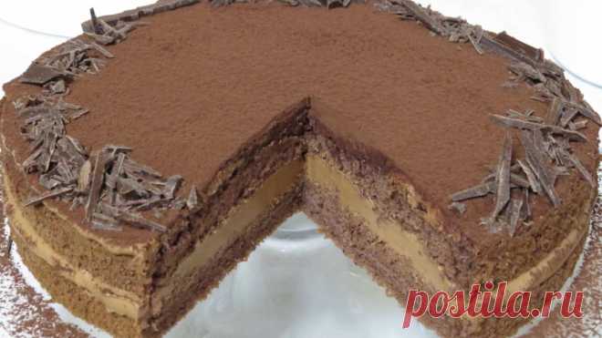 Этот Торт ГОТОВЯТ ВСЕ! ТРЮФЕЛЬНЫЙ Торт на Праздник! Яйца - 4 штСахар - 120 гМука - 120 гКакао - 1 столовая ложкаМасло растительное - 40 г (4 столовые ложки)Вода - 40 г (4 столовые ложки)Соль - щепоткаФорма для выпечки 24 см. диаметром.КРЕМ:Шоколад - 100 грСгущенное молоко - 200 гСливочное масло - 180 г