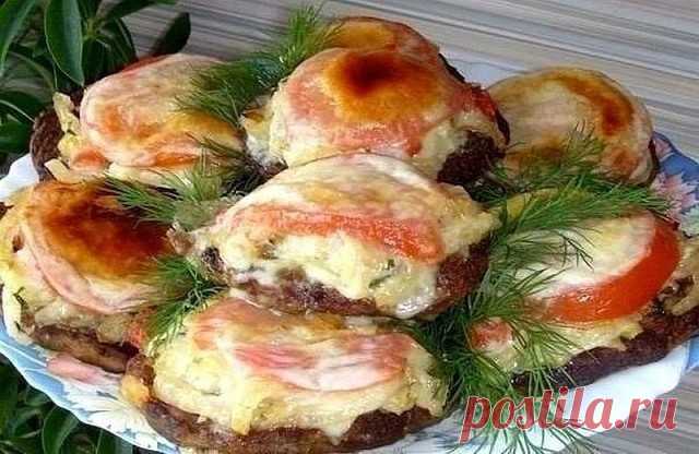 9 рецептов из печени. 

1. Печень по-царски
2. Печень по-строгановски
3. Куриная печень, жаренная с грибами и гречкой
4. Печень с картофелем, запеченные в горшочке
5. Торт из печени
6. Печеночные котлеты 