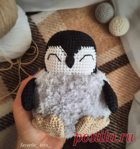 PDF Пингвинчик Пупи крючком. FREE crochet pattern; Аmigurumi toy patterns. Амигуруми схемы и описания на русском. Вязаные игрушки и поделки своими руками #amimore - плюшевый пингвин, пингвинята из плюшевой пряжи, пингвинчик, пингвинёнок.