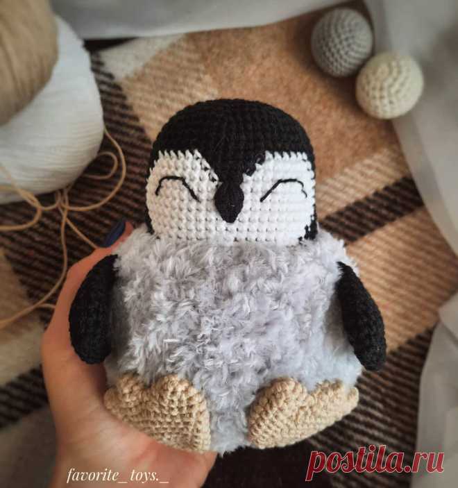 PDF Пингвинчик Пупи крючком. FREE crochet pattern; Аmigurumi toy patterns. Амигуруми схемы и описания на русском. Вязаные игрушки и поделки своими руками #amimore - плюшевый пингвин, пингвинята из плюшевой пряжи, пингвинчик, пингвинёнок.