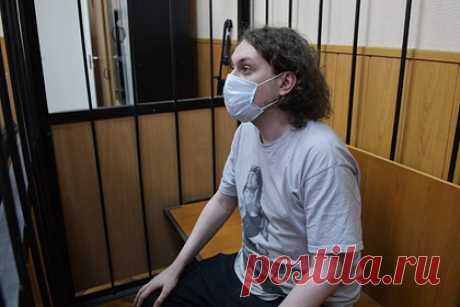 Ключевой свидетель в деле Хованского начал путаться в показаниях. Блогер Андрей Нифедов, ключевой свидетель в деле Юрия Хованского, начал путаться в собственных показаниях. Нифедов несколько раз менял показания о том, когда Хованский исполнял песню про теракт во время мюзикла «Норд-Ост». Сперва он говорил про 2018 год, затем добавил слова про 2013-й, и потом снова поменял показания.