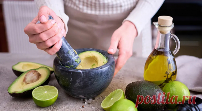 Лучшие дипы и намазки от Gastronom.ru 
Это разновидность густого соуса, которым не приправляют или поливают продукты, 
а наоборот — продукты окунают в соус дип. 15 рецептов дипов и намазок