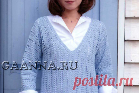 Бледно-голубой джемпер из журнала Let's Knit Series связан крючками № 2,5 и № 2,3 из 350 г пряжи (44% лен, 22% хлопок, 22% нейлон, 12% шелк; длина 140 м/ 40 г). Размер джемпера 44-46.