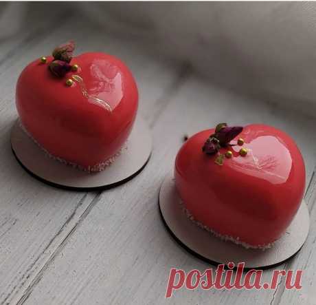 Когда вам очень не хватает радости
Когда судьба вам преподносит гадости
Налейте чая и купите сладости
И все проблемы превратятся в благости.
Лана Лэнц