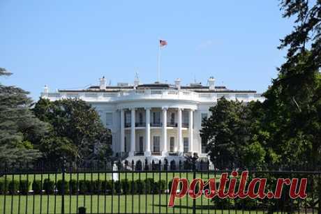 США объяснили санкции против России. Высокопоставленный представитель американской администрации в ходе брифинга объяснил введение санкций против России. По словам чиновника, санкции США не являются самоцелью, а призваны сдержать приписываемую Москве «агрессию» против Украины и предотвратить человеческие жертвы.