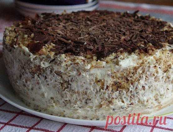 КЕФИРНЫЙ ТОРТ В МУЛЬТИВАРКЕ!

Приготовление этого вкусного тортика занимает совсем не много времени и под силу даже самым начинающим хозяйкам, делающим свои первые шаги в кулинарном искусстве;-)

Если у Вас осталось пол литра кефира и Вы не знаете, что с ними сделать - испеките кефирный торт!

ИНГРЕДИЕНТЫ:

Для теста:
2 стакана муки
1 яйцо
2 стакана кефира
1 стакан сахара
0,5 ч. л. соды
Уксус
Пара шоколадных конфет для присыпки

Для крема:
1 стакан кефира
0,5 стакана сахар...