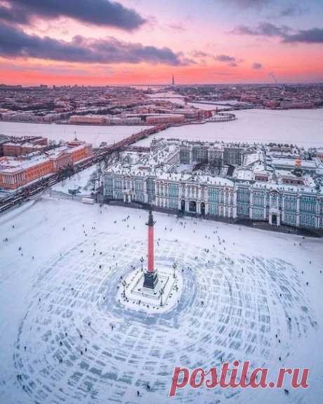 Вторник в Петербурге выдастся облачным и прохладным. Местами на дорогах будет гололедица, а осадков не ожидается.

Ночью на термометрах будет -3…-5 градусов, ветер подует северо-восточный со скоростью 2-4 м/с. Днем температура воздуха будет на уровне -2…-4 градуса, ветер будет дуть восточный со скоростью 3-4 м/с.