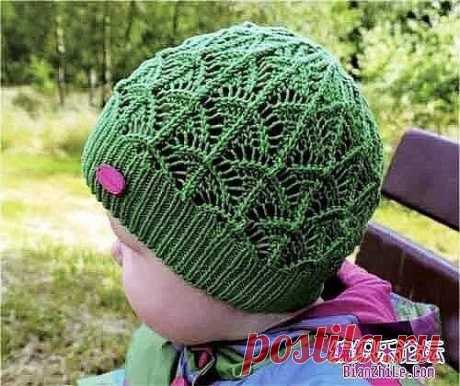 ​Шапочка с ажурными узорами Шапочка с ажурными узорамиШапочка с ажурными узорами может быть связана как детям, так и взрослым на прохладную погоду.Творите и делайте всех вокруг счастливее.