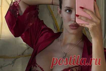 Беременная возлюбленная Тимати снялась в микроюбке