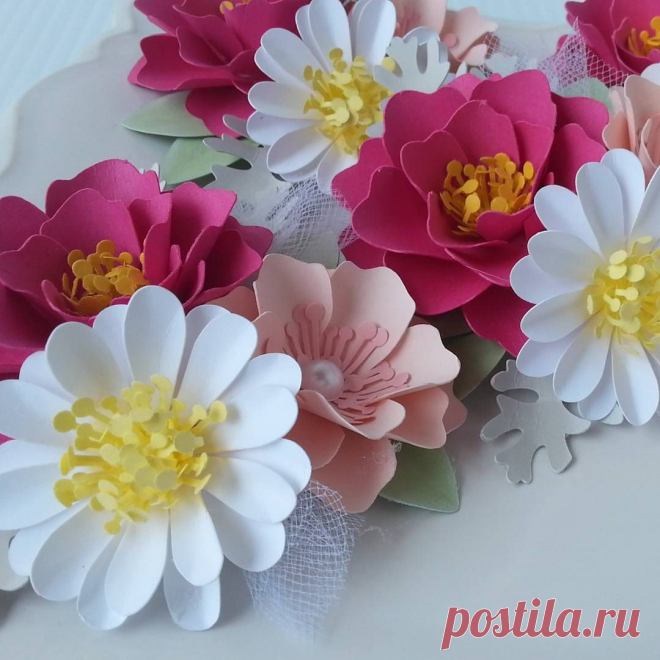 Good morning! Hope everyone is having a fabulous weekend ♡♡ #flowers #florals #weddings #weddingflowers #tabledecor #paper #paperflowers #daily #sunday #sunnyday #positive #energy