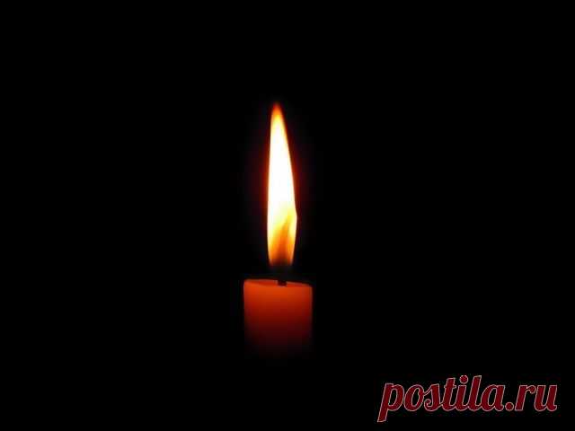 Сегодня 40 дней со дня смерти моей мамы .