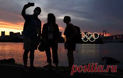 Кольца, флаг и огонь. Что известно об Олимпийских символах. В число основных символов Олимпийских игр входят кольца, флаг, эмблема, клятва, девиз, гимн и огонь с эстафетой