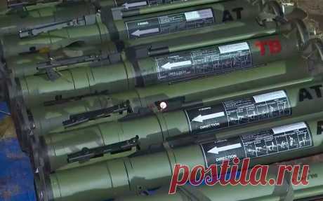 ФСБ показала новые кадры пресечения прорыва ДРГ в Брянской области. Диверсанты, среди которых были граждане США, Канады и Польши, пытались прорваться через границу в Климовском районе. Четыре участника ДРГ были ликвидированы