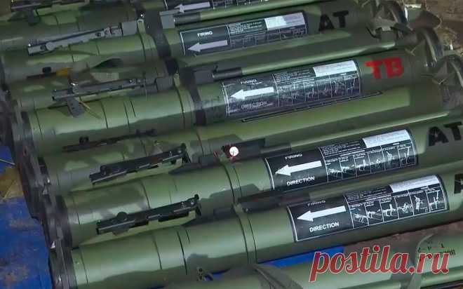 ФСБ показала новые кадры пресечения прорыва ДРГ в Брянской области. Диверсанты, среди которых были граждане США, Канады и Польши, пытались прорваться через границу в Климовском районе. Четыре участника ДРГ были ликвидированы