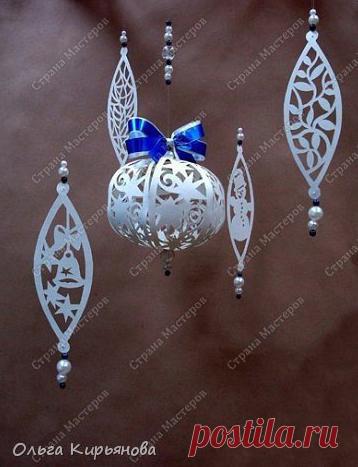 Объёмные шары на ёлку из бумаги Объёмные шары на ёлку из бумагиАвтор Ольга Кирьянова.