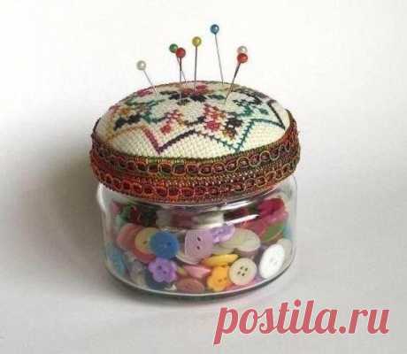 ​Игольница с вышивкой