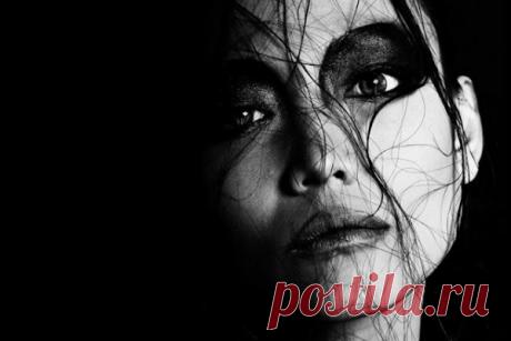 20 Грязных Приёмов, С Помощью Которых Нарциссы, Социопаты И Психопаты Манипулируют Нами
Деструктивные люди — носители злокачественного нарциссизма, психопатии и антисоциальных черт — часто демонстрируют неадекватное поведение в отношениях, в результате эксплуатируя, унижая и обижая своих партнеров или партнерш, родных и близких.Они используют множество отвлекающих маневров, призванных...
Читай пост далее на сайте. Жми ⏫ссылку выше