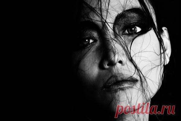 20 Грязных Приёмов, С Помощью Которых Нарциссы, Социопаты И Психопаты Манипулируют Нами
Деструктивные люди — носители злокачественного нарциссизма, психопатии и антисоциальных черт — часто демонстрируют неадекватное поведение в отношениях, в результате эксплуатируя, унижая и обижая своих партнеров или партнерш, родных и близких.Они используют множество отвлекающих маневров, призванных...
Читай пост далее на сайте. Жми ⏫ссылку выше