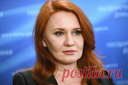 В Госдуме оценили идею о признании семей с двумя детьми многодетными. Если признавать семьи с двумя детьми многодетными, это негативно отразится на социальных выплатах. Так идею изменения критерия многодетности в России в разговоре с «Лентой.ру» оценила член комитета Госдумы по труду, социальной политике и делам ветеранов Светлана Бессараб.