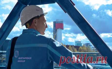 «Метафракс» передали в управление «Росхиму» после отмены приватизации. Осенью 2023 года суд признал незаконными итоги приватизации «Метафракс Кемикалс» в 1990-х годах, ее акции перешли под контроль государства. Компания заявляла, что у нее есть документы, подтверждающие законность приватизации