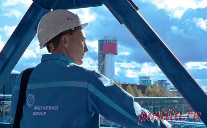 «Метафракс» передали в управление «Росхиму» после отмены приватизации. Осенью 2023 года суд признал незаконными итоги приватизации «Метафракс Кемикалс» в 1990-х годах, ее акции перешли под контроль государства. Компания заявляла, что у нее есть документы, подтверждающие законность приватизации