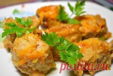 ЛЕНИВЫЕ МАНТЫ В СКОВОРОДЕ

Для любителей вкусных и сытных блюд, таких как манты, сегодня хочу 
рассказать рецепт приготовления довольно интересного блюда - ленивые манты в сковородке. Конечно это не классический рецепт приготовления, но поверьте, ваша вторая половинка попробовав их хоть раз, всегда будет просить приготовить их почаще.

Ингредиенты
фарш мясной 500 г
лаваш 2-3 листа лук 2 шт.
морковь 2 шт. картофель 2-3 шт.
яйца 2 шт. белый хлеб 3-4 ломтика
растительное масл...