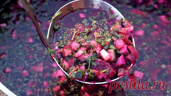 Холодный борщ с окороком: рецепт от Влада Пискунова Эксперт по древнерусским блюдам поделился с 7days.ru рецептом освежающего и сытного супа из свеклы. предоставлено издательством «Эксмо»«Холодный свекольный суп везде готовят совершенно по-разному. Его…