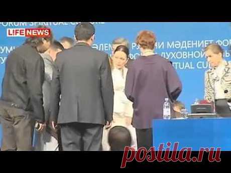 ▶ Обморок Кобзона на сцене сняли на видео - YouTube