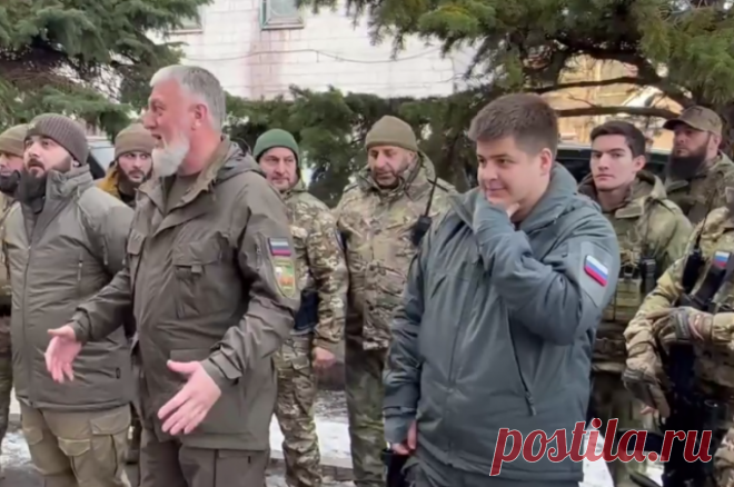 Адам Кадыров встретился с чеченскими бойцами в Мариуполе. Сын главы Чечни отправился в Мариуполь вместе с Адамом Делимхановым и Хамзатом Кадыровым.