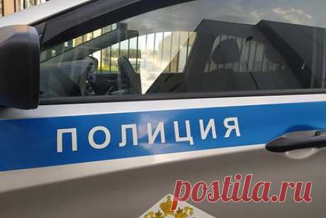 Беженка из Луганска покончила с собой в Подмосковье. Вместе с ней погибла и ее дочь. Что известно о трагедии?. В подмосковной Балашихе нашли мертвой пропавшую после гибели матери трехлетнюю девочку — ее тело обнаружили на козырьке дома спустя почти сутки поисков. Тело россиянки также нашли на козырьке дома. За несколько дней до гибели женщина зашла в подъезд вместе с трехлетней дочкой и больше не выходила оттуда.