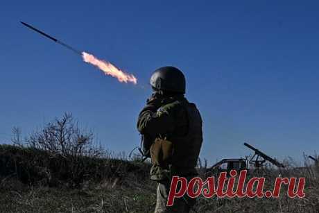 Украинская церковь наградила военного-гея и передумала из-за его ориентации. Украинская православная церковь Киевского патриархата (УПЦ КП) дала награду военному медику Виктору Пилипенко и забрала ее из-за того, что он является открытым геем. Патриарх Киевский Филарет наградил медалями за «Жертвенность и любовь к Украине» личный состав медпункта 1-го механизированного батальона.