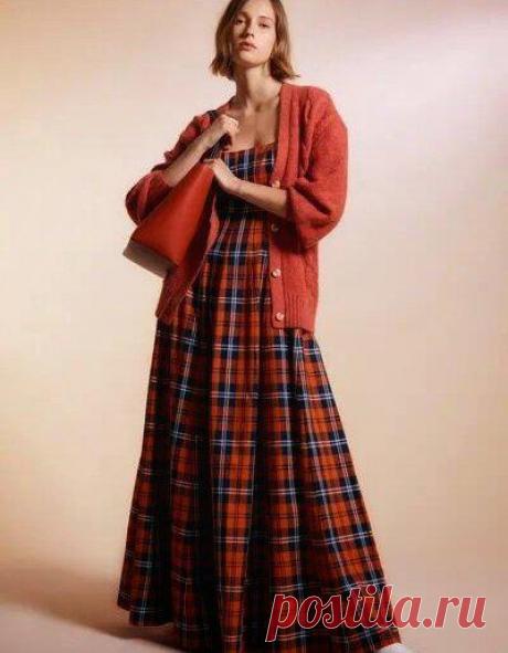 Мода на осень 2021: самые модные принты сезона
Летние принты всегда красочные — например, ромашки, яркий тай-дай, радужные полосы, но что насчёт осенних принты? Они немного менее предсказуемы. Каждый холодный сезон вызывает разные …
Читай дальше на сайте. Жми подробнее ➡