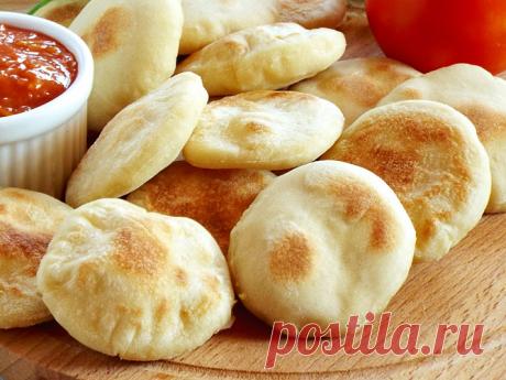 Эти лепёшки вас точно удивят способом приготовления и вкусом. В наших деревнях такие не пекли, а зря… | Рецепты с фото и видео - только лучшее от Аймкук | Дзен