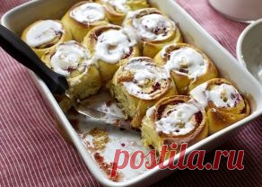 Роллы с клюквой под апельсиновой глазурью