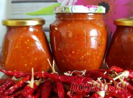 Баклажаны в аджике на зиму обалденные (без стерилизации) Как приготовить вкусные баклажаны в острой аджике на зиму. Рецепт синеньких в аджике на зиму без стерилизации. Очень вкусные синенькие в аджике.
