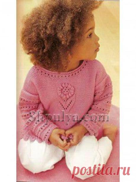 Розовый   пуловер с цветком для девочки, вязаный спицами — Шпуля - сайт о вязании
