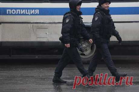 В Дагестане накрыли бордель под управлением пенсионерки. Полицейские в Махачкале накрыли притон, которым управляла 65-летняя женщина. По данным полиции, женщина нанимала девушек на работу, вела учет посещений, получала деньги от клиентов и платила зарплату сотрудницам. Пенсионерка призналась, что отправляла девушек по различным адресам к клиентам.