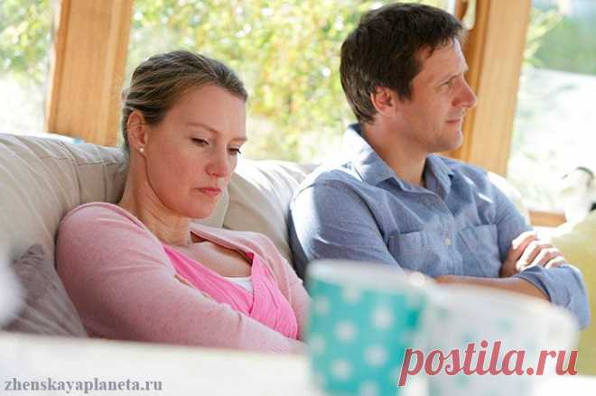Нытьё является одним из самых спорных моментов в любых отношениях. В силу разных обстоятельств мы все его используем, но нужно стараться, чтобы такой метод манипуляции не вошел в привычку. Вот ряд эффективных советов, которые подскажут, как получить желаемое от мужчины без нытья и испорченного настроения. Если вы хотите подтолкнуть парня к действию или если вас что-то нервирует в его поведении (например, молодой человек постоянно опаздывает) – говорите прямо о своём раздражении